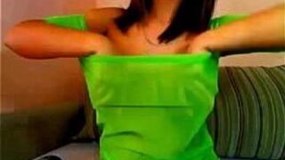 Hot babe stripping and presenting her body - porn video